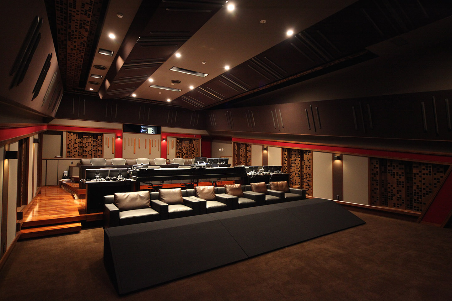 日本初のdolby Atmos対応ダビング ステージ 東映dub1 Synthax Japan Inc シンタックスジャパン